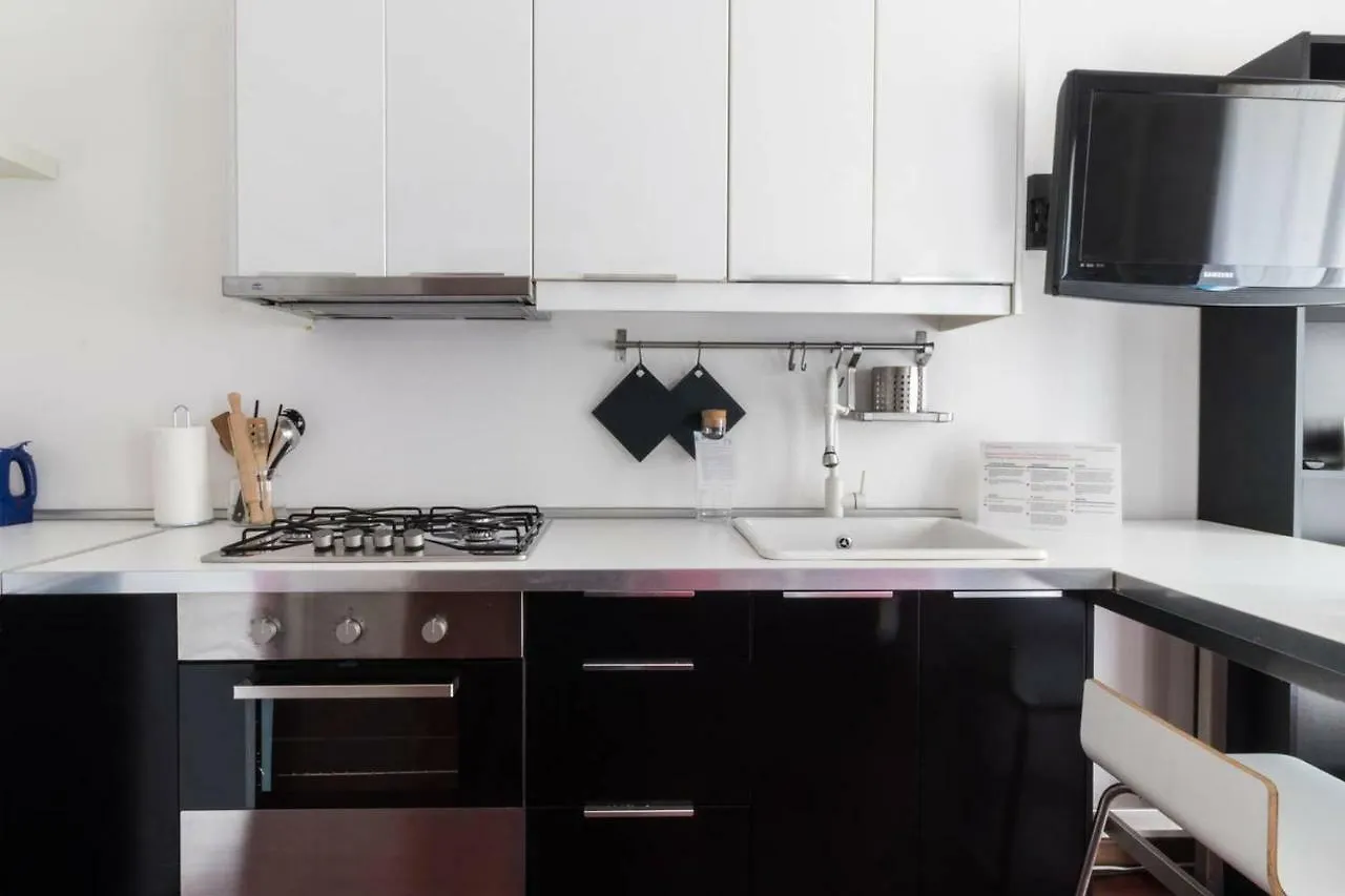 Italianway - Carrara 5 Apartment Milan Italy