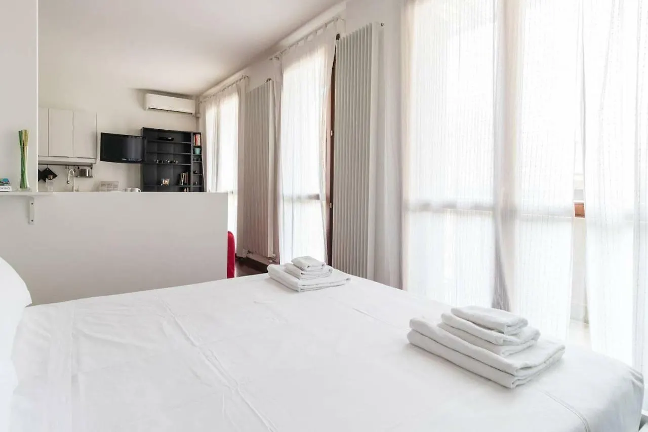 Italianway - Carrara 5 Apartment Milan 0*,  Italy