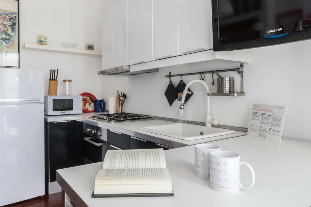 Italianway - Carrara 5 Apartment Milan Italy