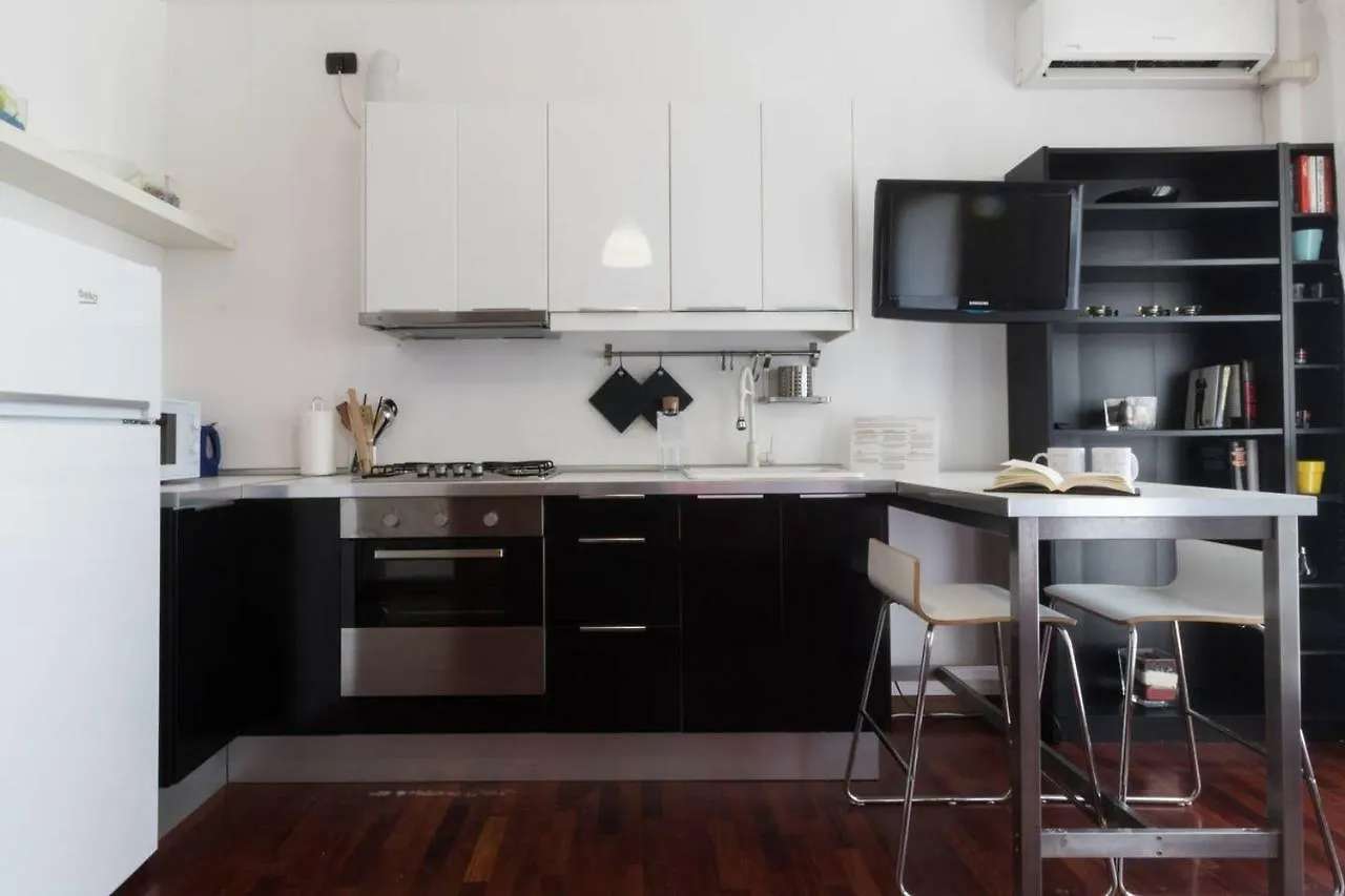 Italianway - Carrara 5 Apartment Milan